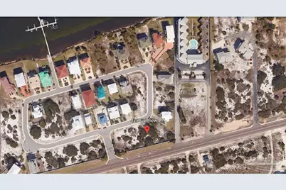 429 Gulfview Ln, Pensacola, FL 32507 - Photo 1