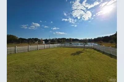 5642 Dunbar Cir, Milton, FL 32583 - Photo 6