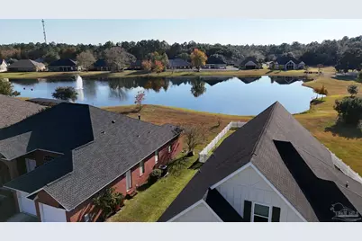 5642 Dunbar Cir, Milton, FL 32583 - Photo 2