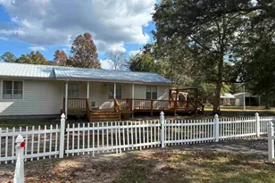 3324 Bonfire Dr, Milton, FL 32583 - Photo 10