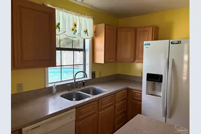 3324 Bonfire Dr, Milton, FL 32583 - Photo 4