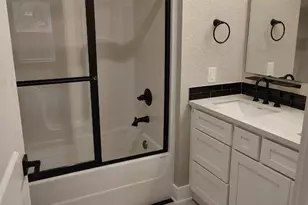 6413 Sanders St, Milton, FL 32570 - Photo 14