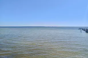 825 Bayshore Dr, Pensacola, FL 32507 - Photo 52