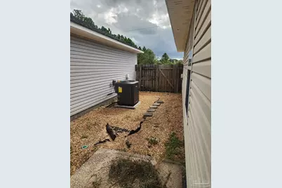 7447 Harvest Village Ct, Navarre, FL 32566 - Photo 8