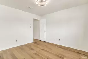 7150 Plantation Dr, Pensacola, FL 32504 - Photo 16