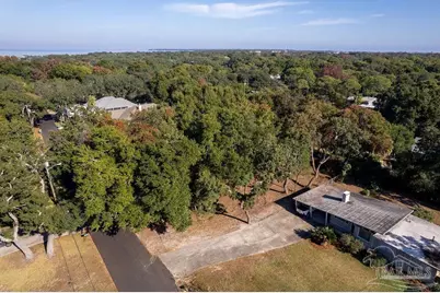 333 Valancia St, Gulf Breeze, FL 32561 - Photo 2