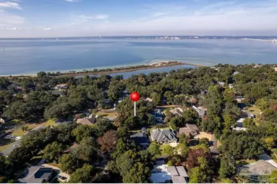 333 Valancia St, Gulf Breeze, FL 32561 - Photo 8