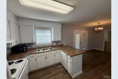 6931 Falcon Dr, Pensacola, FL 32526 - Photo 6