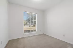 5719 N Ventura Ln, Pensacola, FL 32526 - Photo 14