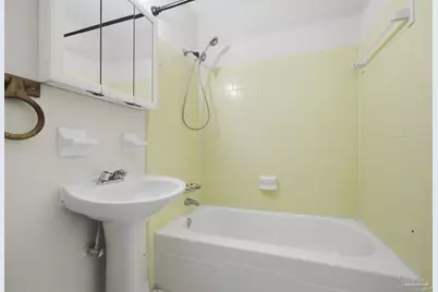 5719 N Ventura Ln, Pensacola, FL 32526 - Photo 12