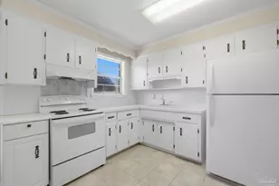 5719 N Ventura Ln, Pensacola, FL 32526 - Photo 8