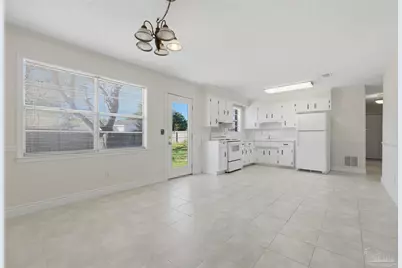 5719 N Ventura Ln, Pensacola, FL 32526 - Photo 6