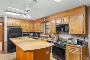 2625 Wilde Lake Blvd, Pensacola, FL 32526 - Photo 10