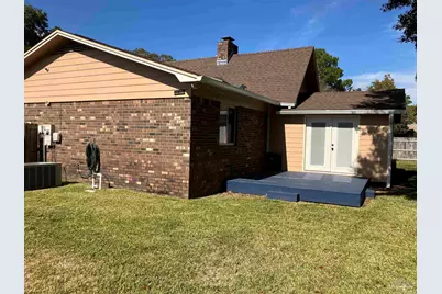 6068 S Gulf Manor Dr, Pensacola, FL 32526 - Photo 12