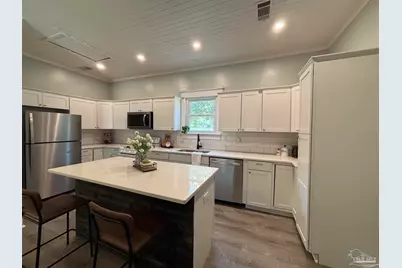 1118 W Belmont St, Pensacola, FL 32501 - Photo 8