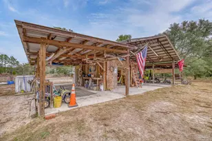 10246 Nichols Lake Rd, Milton, FL 32583 - Photo 4