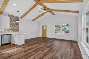 1106 N E St, Pensacola, FL 32501 - Photo 1