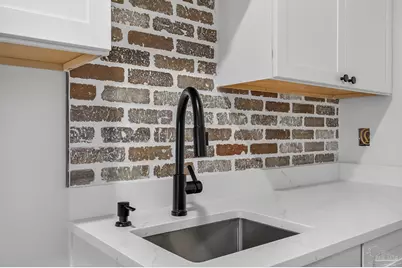 1106 N E St, Pensacola, FL 32501 - Photo 38