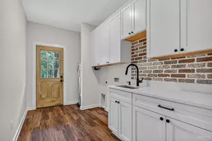 1106 N E St, Pensacola, FL 32501 - Photo 6