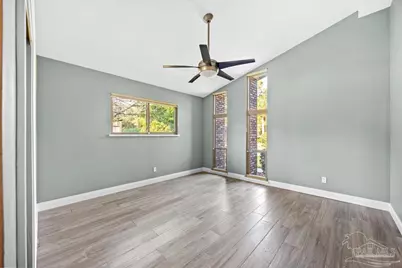 205 Silverthorn Dr, Gulf Breeze, FL 32561 - Photo 16