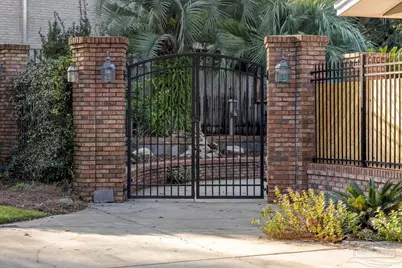 205 Silverthorn Dr, Gulf Breeze, FL 32561 - Photo 10