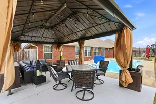 6085 Winchester Cir, Milton, FL 32570 - Photo 8