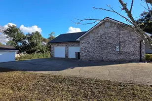 7300 Glidden Ln, Pensacola, FL 32526 - Photo 20