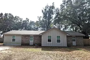 6045 Hamilton Bridge Rd, Milton, FL 32570 - Photo 1