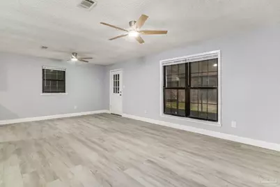 5855 Scotland Rd, Pensacola, FL 32526 - Photo 6