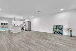 4044 Elmcrest Dr, Pensacola, FL 32504 - Photo 8