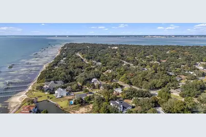 131 Shoreline Dr, Gulf Breeze, FL 32561 - Photo 42
