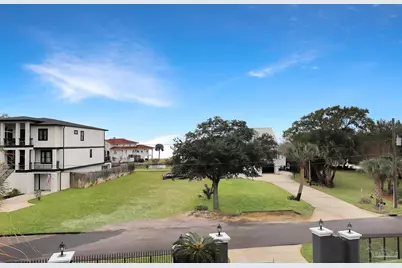 131 Shoreline Dr, Gulf Breeze, FL 32561 - Photo 4