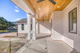 3202 Bay St, Gulf Breeze, FL 32563 - Photo 10