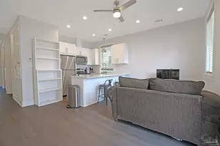 379 Clubbs St, Pensacola, FL 32502 - Photo 2