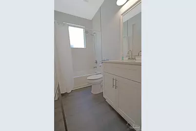 379 Clubbs St #A, Pensacola, FL 32502 - Photo 6