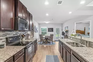 1827 Sundown Dr, Navarre, FL 32566 - Photo 4