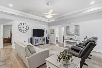 1827 Sundown Dr, Navarre, FL 32566 - Photo 10