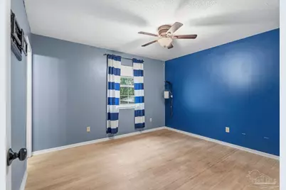 6036 W Shore Dr, Pensacola, FL 32526 - Photo 14