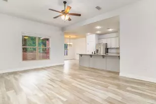 5723 Maggie Rose Cir, Milton, FL 32570 - Photo 4