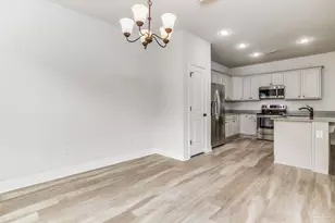 5723 Maggie Rose Cir, Milton, FL 32570 - Photo 14