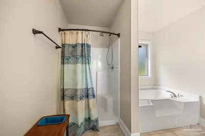 6096 Winchester Cir, Milton, FL 32570 - Photo 16