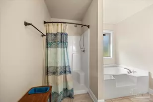 6096 Winchester Cir, Milton, FL 32570 - Photo 16