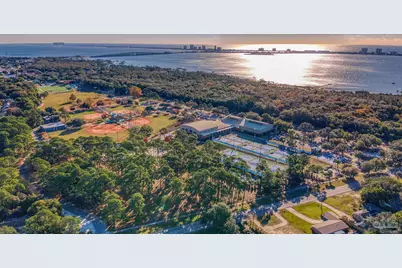 204 S Sunset Blvd, Gulf Breeze, FL 32561 - Photo 52