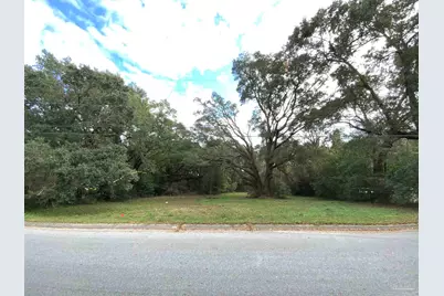 627 E Ditmar St, Pensacola, FL 32503 - Photo 1