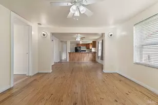 1910 W Lloyd St, Pensacola, FL 32501 - Photo 4