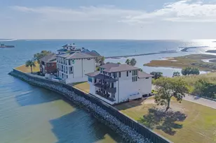 8 Wharf Ave, Pensacola, FL 32502 - Photo 4