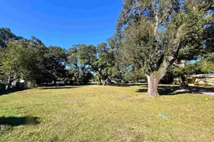 5 Simon Ct, Pensacola, FL 32505 - Photo 1