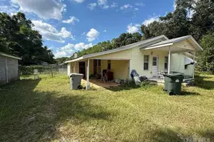 5685 Nicholas Ln, Pensacola, FL 32526 - Photo 2