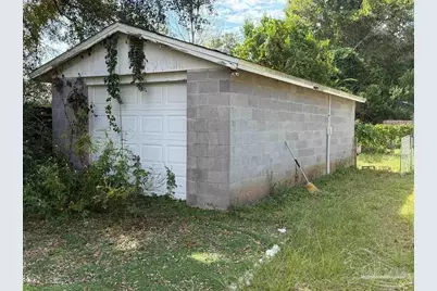 5685 Nicholas Ln, Pensacola, FL 32526 - Photo 6