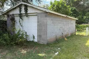 5685 Nicholas Ln, Pensacola, FL 32526 - Photo 6